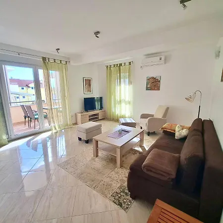 Apartment M&b *