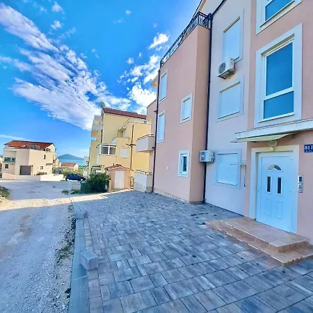 M&b Vodice