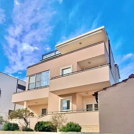 Apartment M&b Vodice